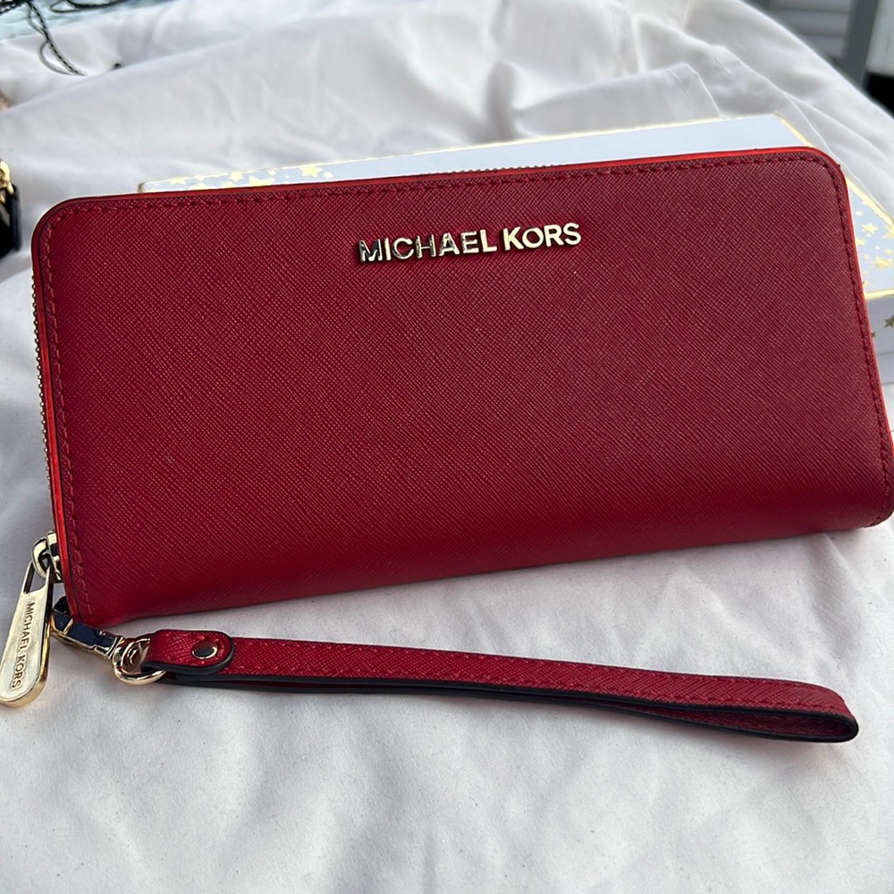 Michael Kors Leather Continental Wristlet